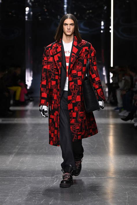 versace fw 19 men|VERSACE MAN FALL WINTER 2019.